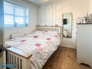 Bedroom- click for photo gallery